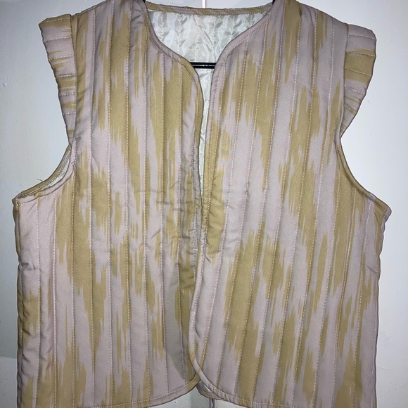 Printed Butterfly Sleeve Handcrafted Vest - Picture 7 of 9